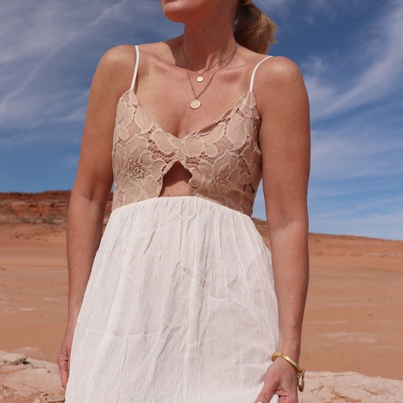 Tularosa Dresses & Skirts - Tularosa Revolve Bryce Maxi XS in Pale Blush